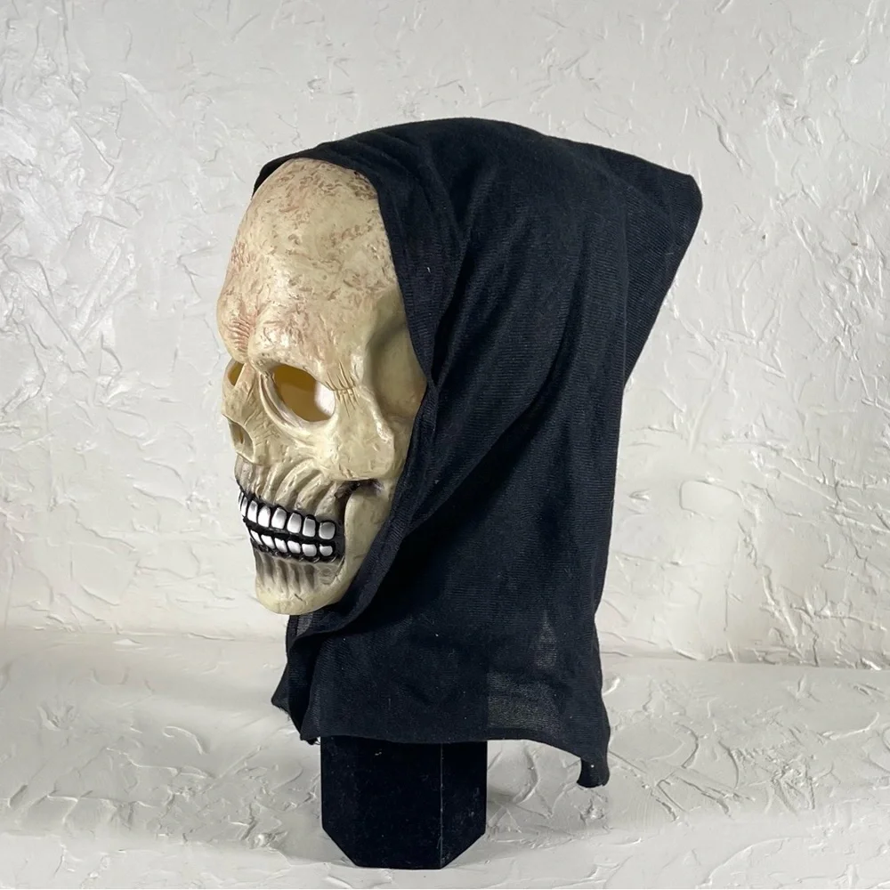 vintage Scary Scream Ghost Face Crypt Ghoul Skeleton Skull